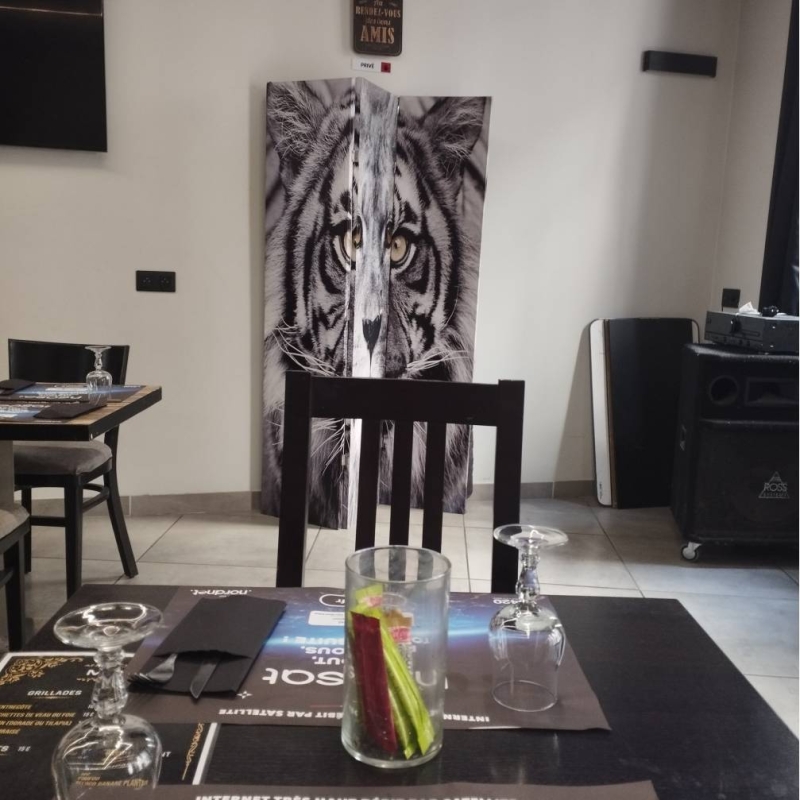 Black And White - restaurant NIMES - Bon restaurant Nîmes